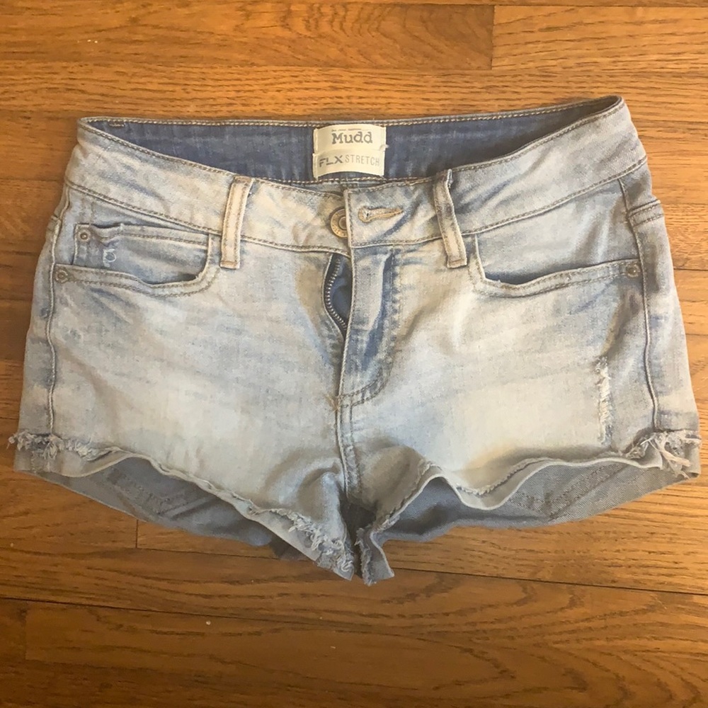 Mudd flx stretch shorts